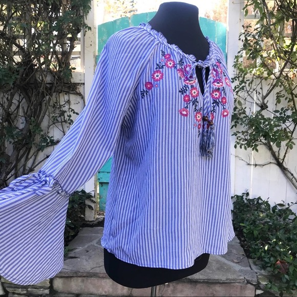 Blue & White Embroidered Bell Sleeve Blouse - Picture 2 of 7